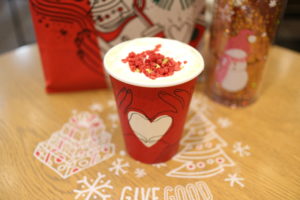 芳醇なピスタチオのドリンク キャンディーピスタチオ は甘さ控えめ カロリー カスタマイズまとめ スタバホリデーシーズン17 Momoのホッとひといき ちょこっと生活memo 芳醇なピスタチオのドリンク キャンディーピスタチオ は甘さ控えめ カロリー カスタマイズまとめ スタバホリデーシーズン17 Momoのホッとひといき ちょこっと生活memo
