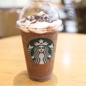 チョコレートベリーマッチフラペチーノ の再現カスタマイズ ダークモカチップフラペチーノに ５０円 Momoのホッとひといき ちょこっと生活memo